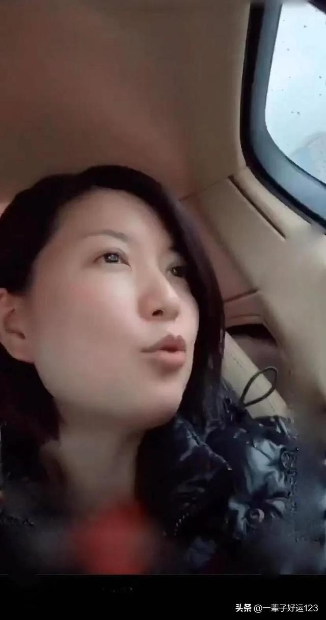 开云体育 开云官网不一样的陈蓉四岁才说话初恋七年做节目被人叫纺织女工(图3)