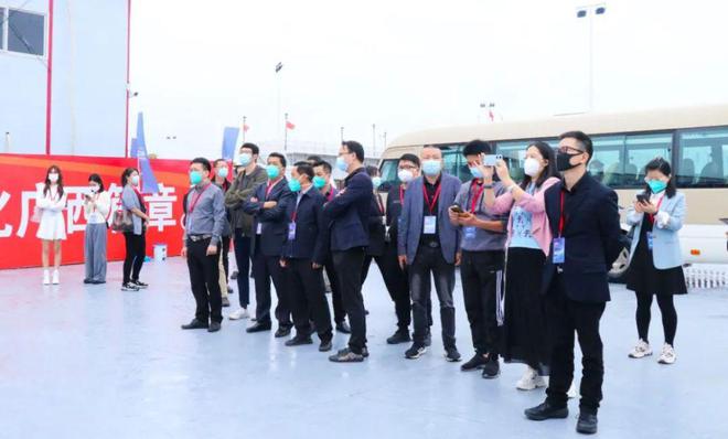 中国（贵港）纺织服装时尚新区参观交流会在平南县举办开云体育 开云官网(图4)