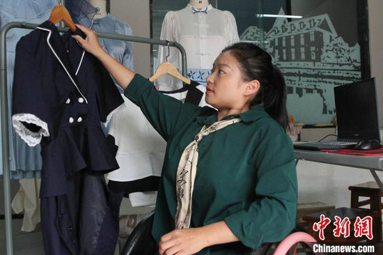 开云APP 开云官网入口“轮椅女孩”张晓丽：设计无障碍服装 挖掘被忽视和掩埋的美(图4)
