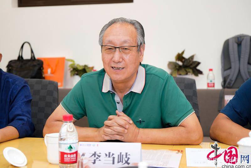 开云APP 开云官网入口文化大咖齐聚清华 探讨“华服”内涵(图5)