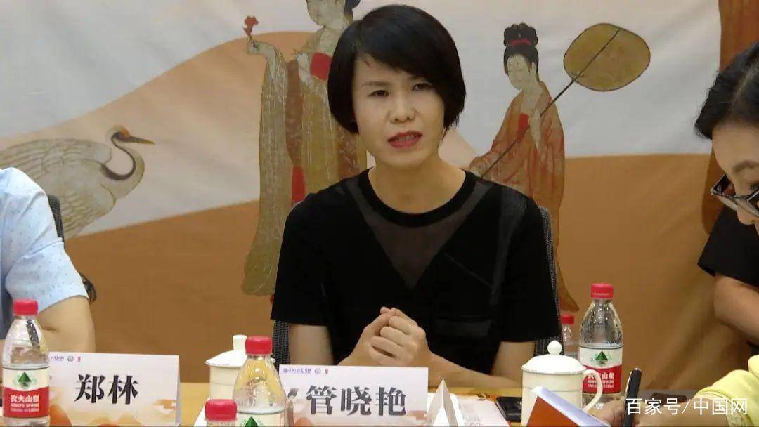 开云APP 开云官网入口文化大咖齐聚清华 探讨“华服”内涵(图3)