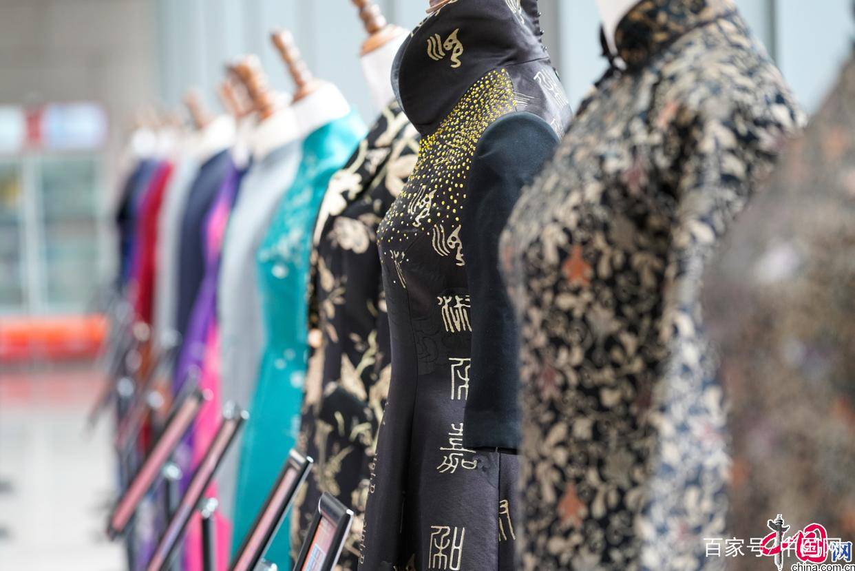 开云APP 开云官网入口文化大咖齐聚清华 探讨“华服”内涵(图12)