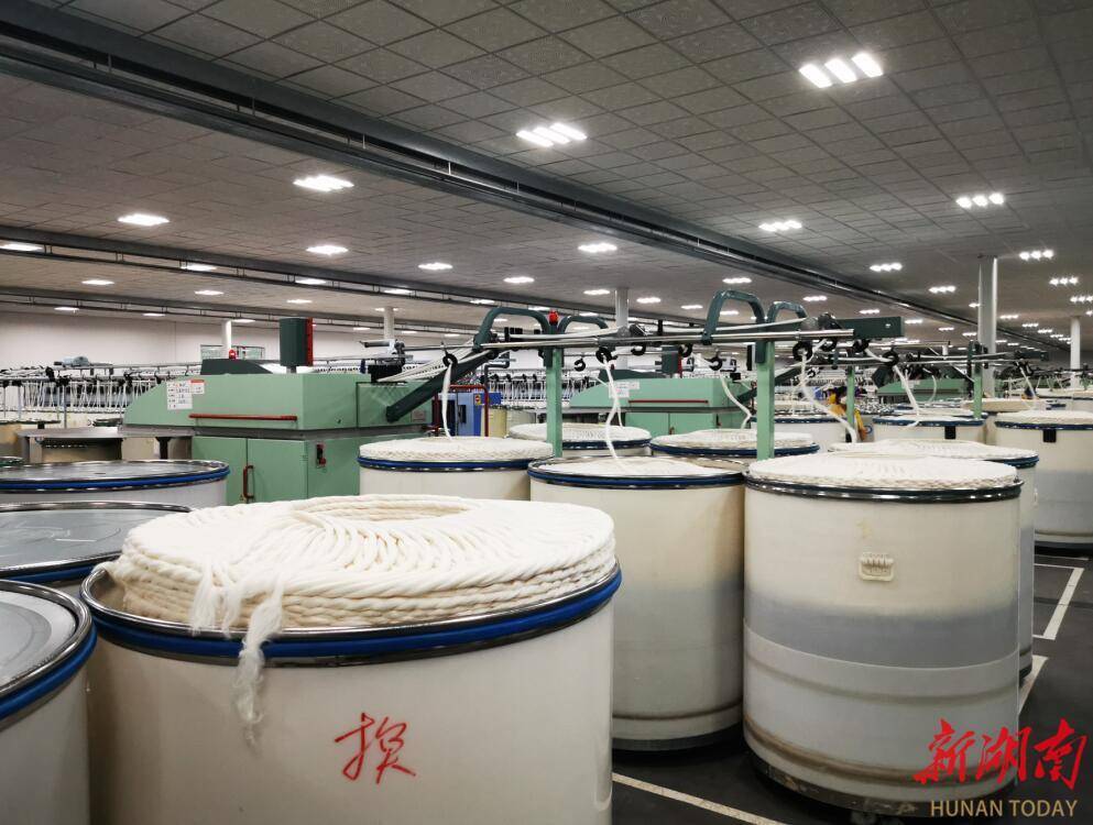 华容县智能制造升级开云体育 开云平台纺织业 上半年纺织服装企业实现总产值945亿元(图4)