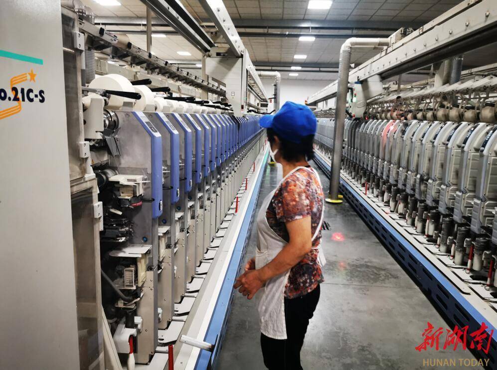 华容县智能制造升级开云体育 开云平台纺织业 上半年纺织服装企业实现总产值945亿元(图3)