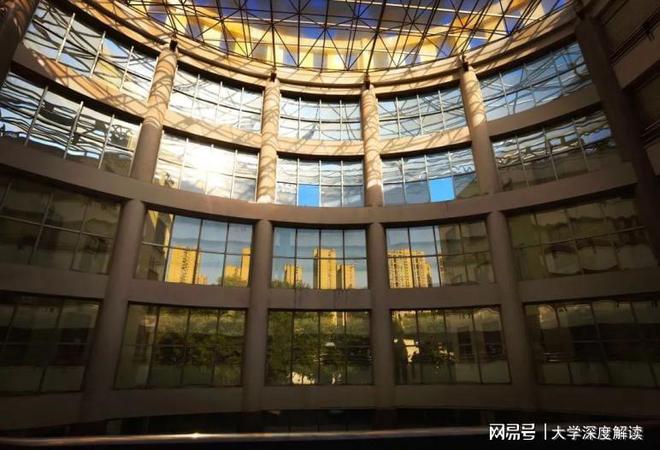 Kaiyun 开云体育武汉纺织大学好不好？饮食纺大秋日暖心！(图2)