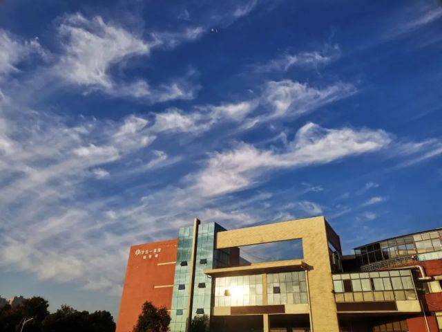 开云体育 开云平台武汉纺织大学是一本吗？各项实力出色答案显而易见！(图1)
