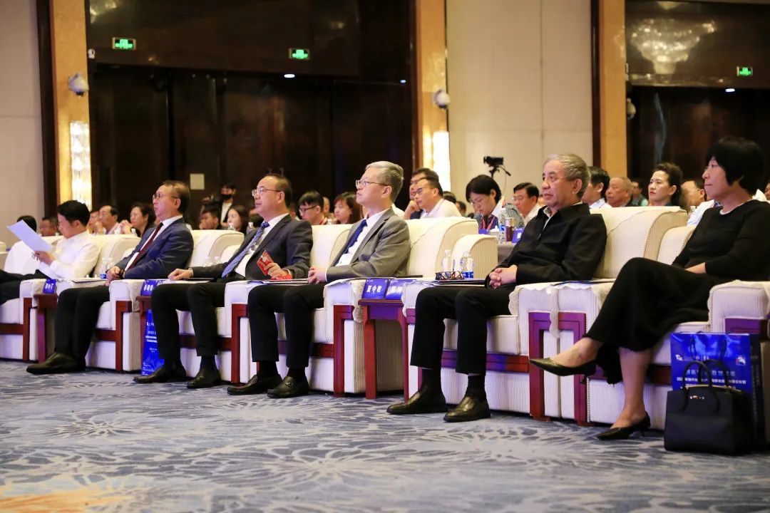 开云体育 开云官网聚焦2023年世界制造业大会 “望江之夜”展现纺织服装产业魅力——2023现代化纺织产业集群高质量发展论坛暨全国集群工作会议在合肥举行(图2)