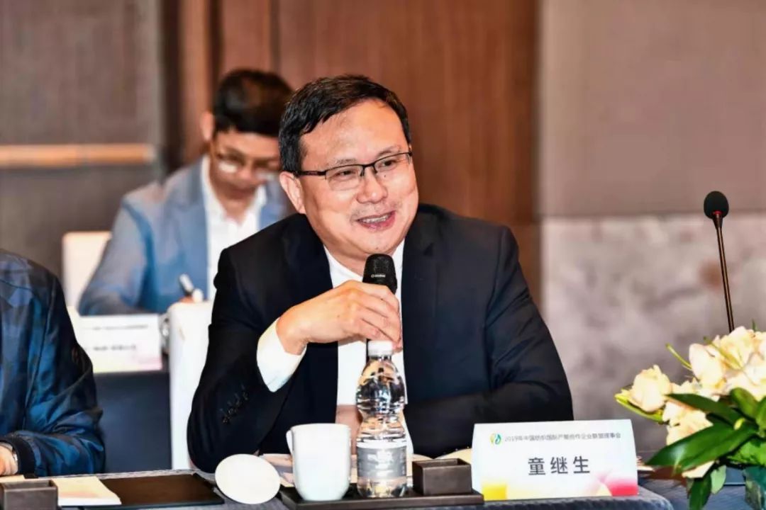 开云体育 开云平台关注 立足全球格局！2019年中国纺织国际产能合作企业联盟理事会在盛泽召开(图6)