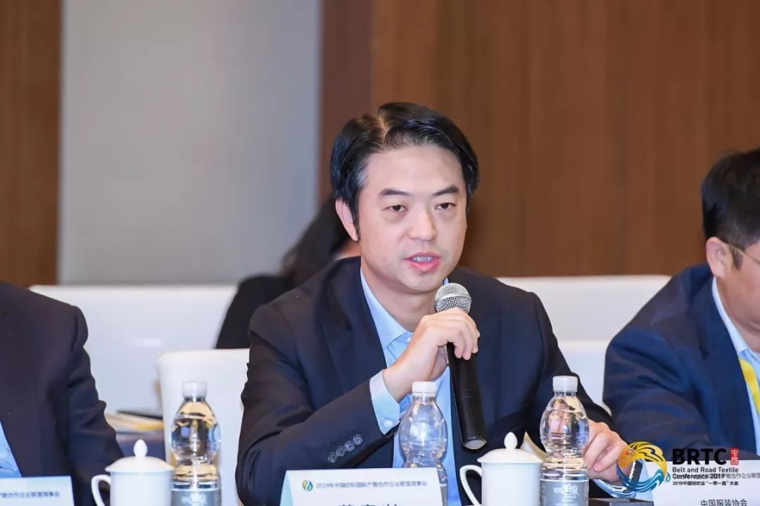 开云体育 开云平台关注 立足全球格局！2019年中国纺织国际产能合作企业联盟理事会在盛泽召开(图9)