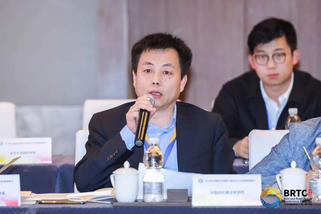 开云体育 开云平台关注 立足全球格局！2019年中国纺织国际产能合作企业联盟理事会在盛泽召开(图12)