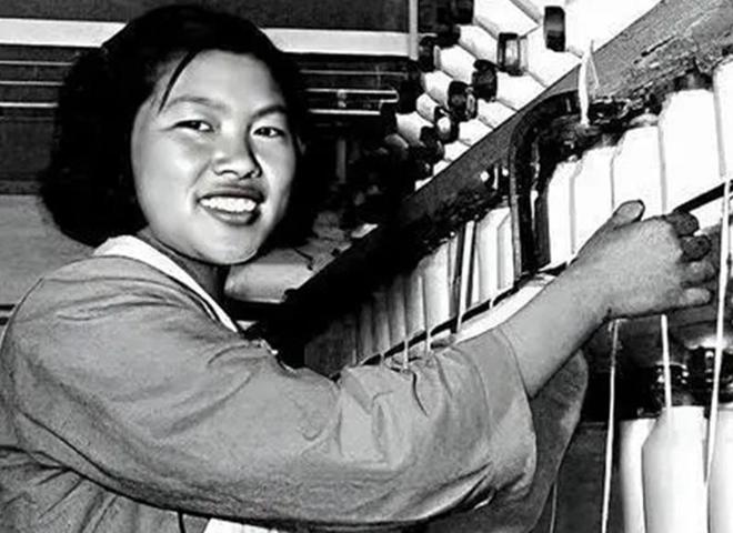 开云体育 Kaiyun.com 官网入口她是纺织工人1982年副国级1987年降为正部级2003年官复原职(图2)