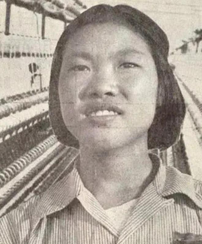 开云体育 Kaiyun.com 官网入口她是纺织工人1982年副国级1987年降为正部级2003年官复原职(图4)