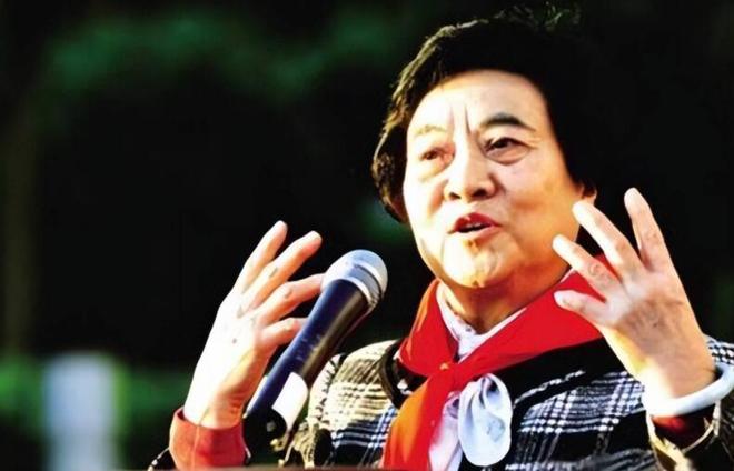 1975年一名37岁的女纺织工人开云APP 开云官网入口被任命为副总理她后续发展如何？(图8)