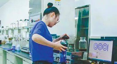 开云体育 Kaiyun.com 官网入口人民日报：多方位升级科技助力中国纺织“走出去”(图2)