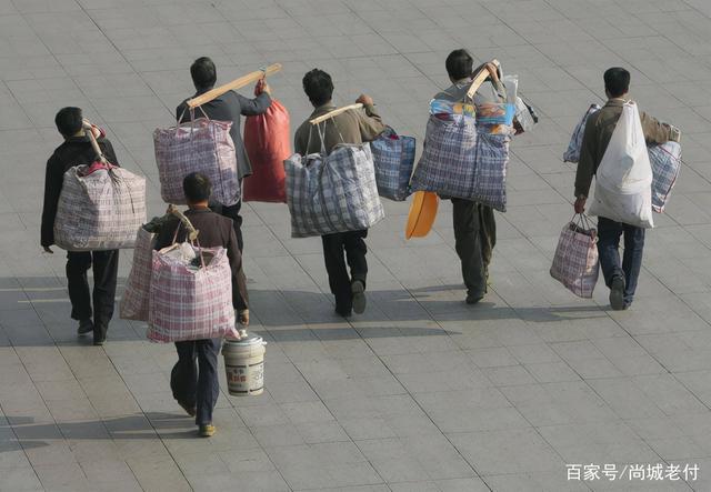 开云 开云体育官网工厂出现女工荒越来越多的女工离开工厂都去哪赚钱了？(图1)