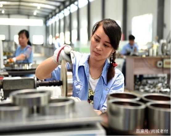 开云 开云体育官网工厂出现女工荒越来越多的女工离开工厂都去哪赚钱了？(图4)