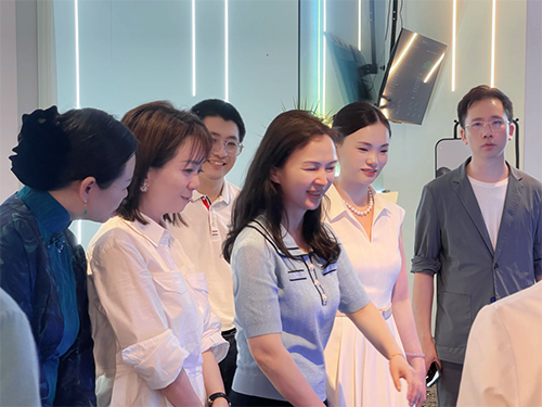 长沙市妇联领导一行莅临晚安家纺开云 开云体育平台调研指导(图2)