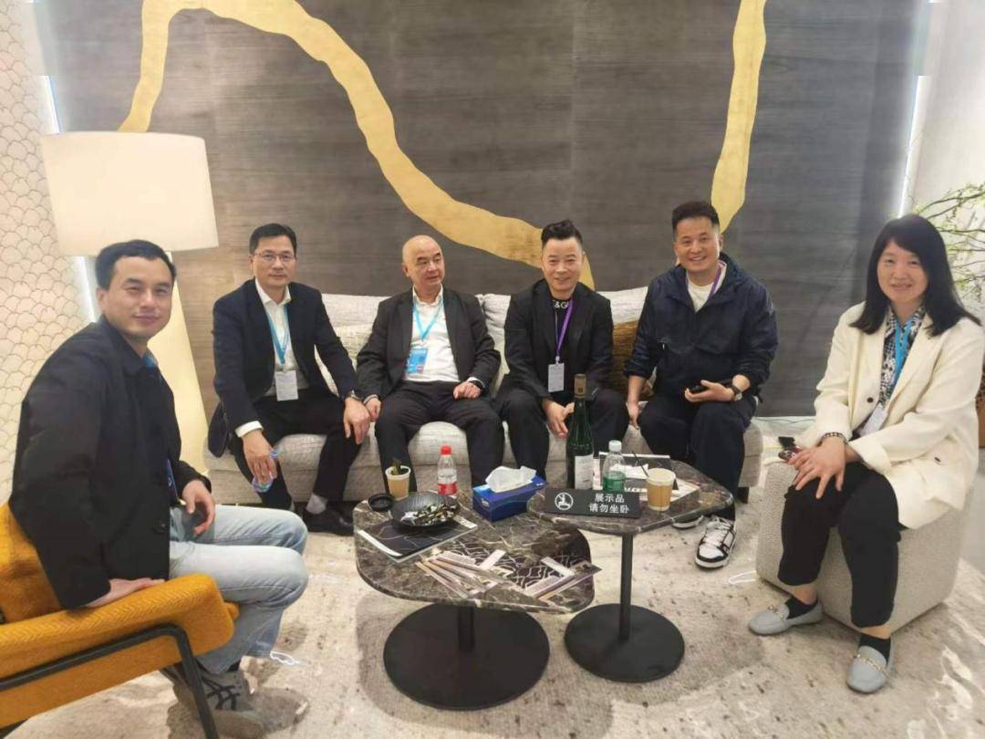 开云 开云体育平台亮相深圳！海宁家纺展现新质生产力(图3)