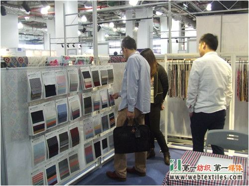 开云 开云体育平台组图）“2014上海国际纺织面料展览会春季展盛大开幕开启纺织与时尚的“新丝绸之路”(图4)