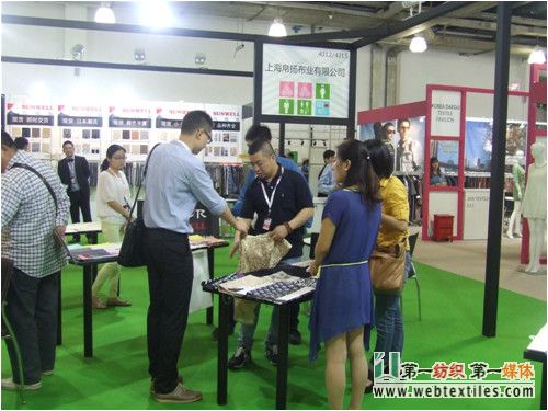 开云 开云体育平台组图）“2014上海国际纺织面料展览会春季展盛大开幕开启纺织与时尚的“新丝绸之路”(图5)